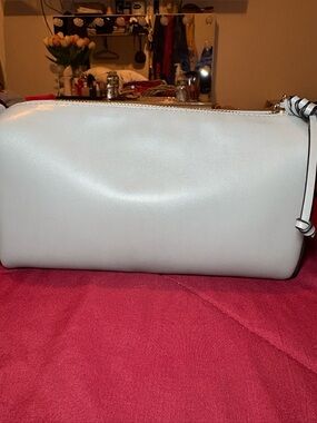 Women's Cream Leather Zip Cosmetic Pouch